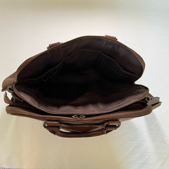 Genuine Leather Fossil Messenger Bag - Picture 3 of 8